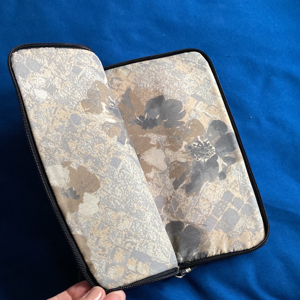 Elliott Lucca Black Leather Reader/Tablet Case - image 3